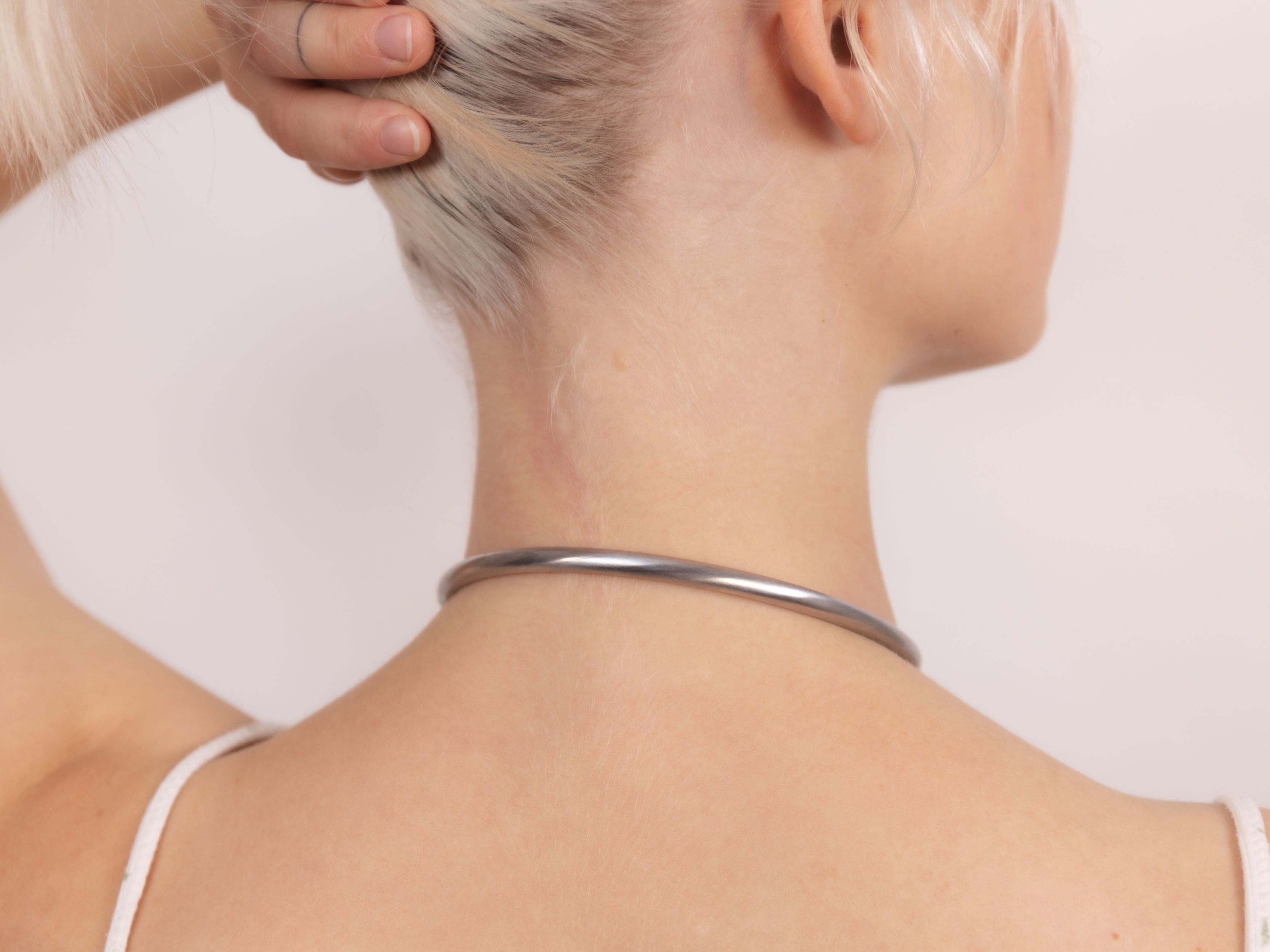 deSade® Round Day Collar - hidden hex lock (6mm thick, brushed silver)