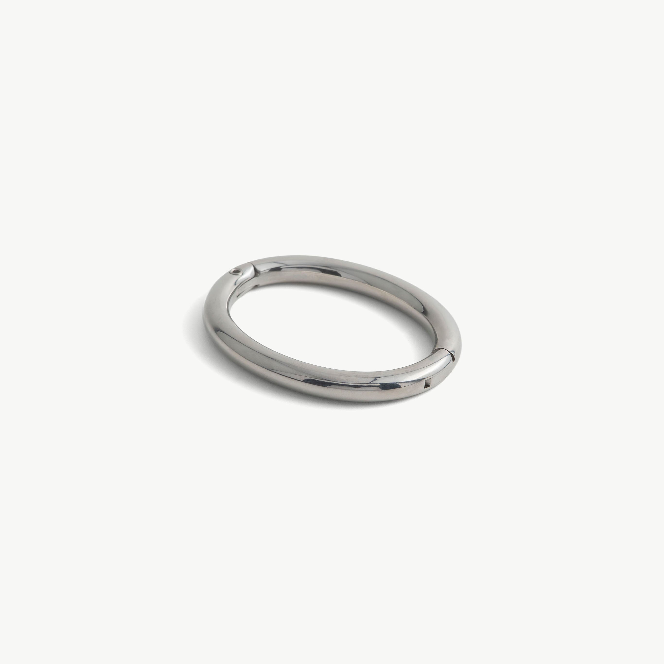 deSade® Wrist Bracelet - hidden hex lock (8mm thick, silver)