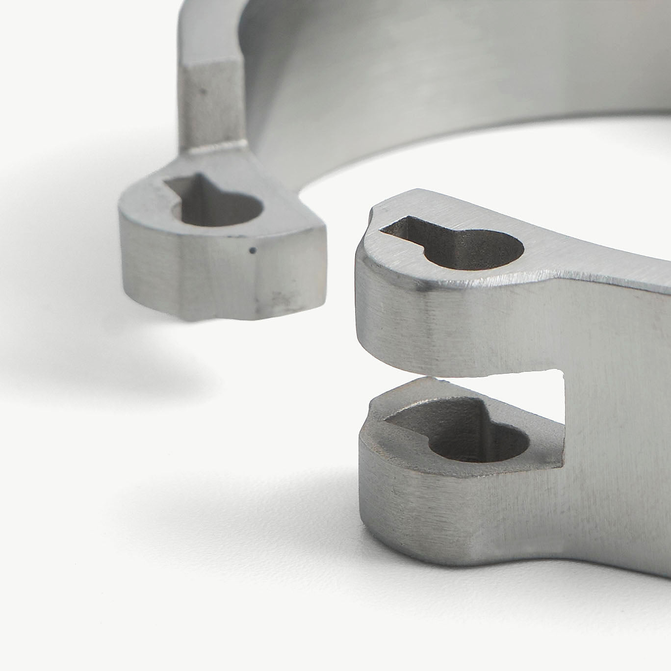 Flat Legcuffs - stainless steel, push-in lock (silver)
