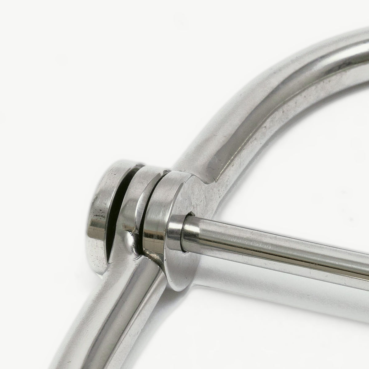 Close-up of the hinge pin on the foldable handcuffs