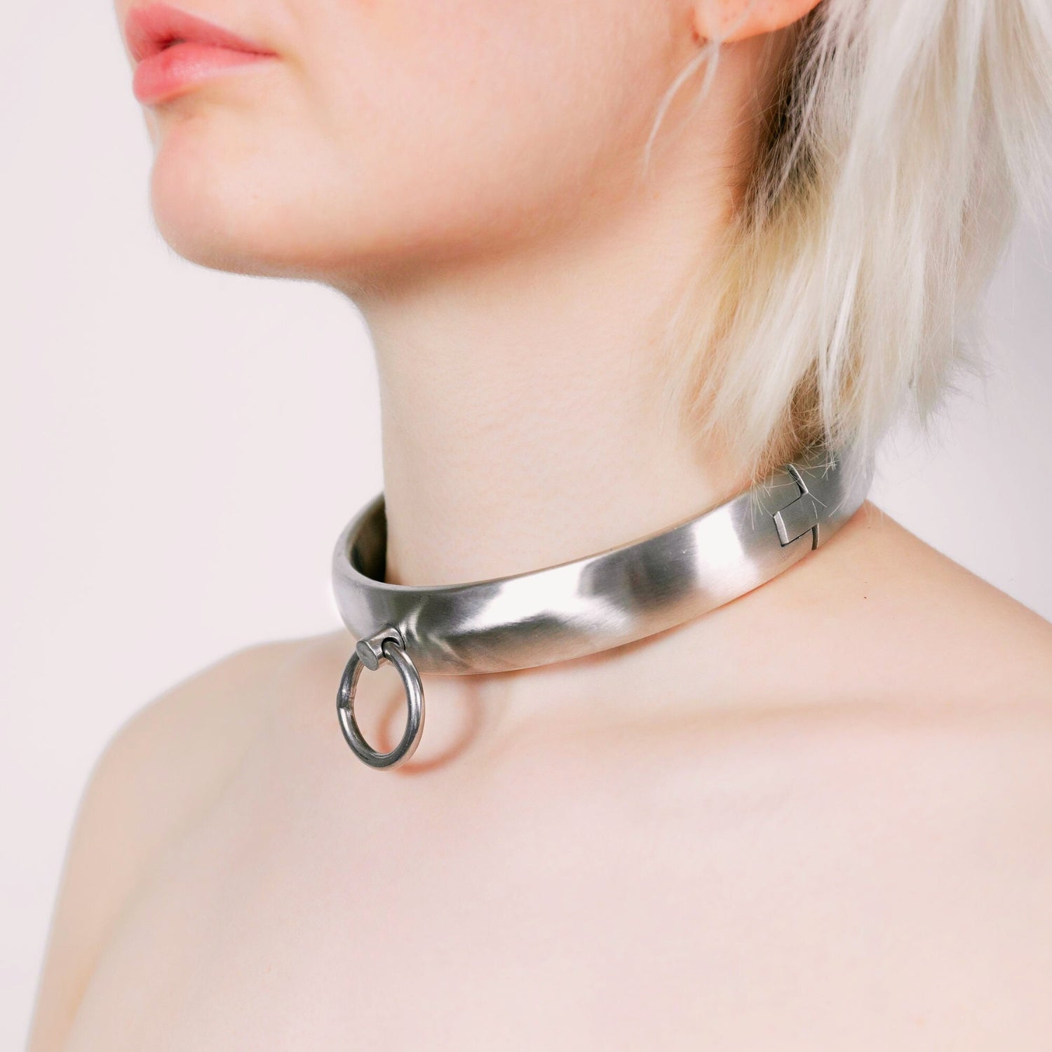 Rounded neck, hand and leg restraints set - brushed, push in lock