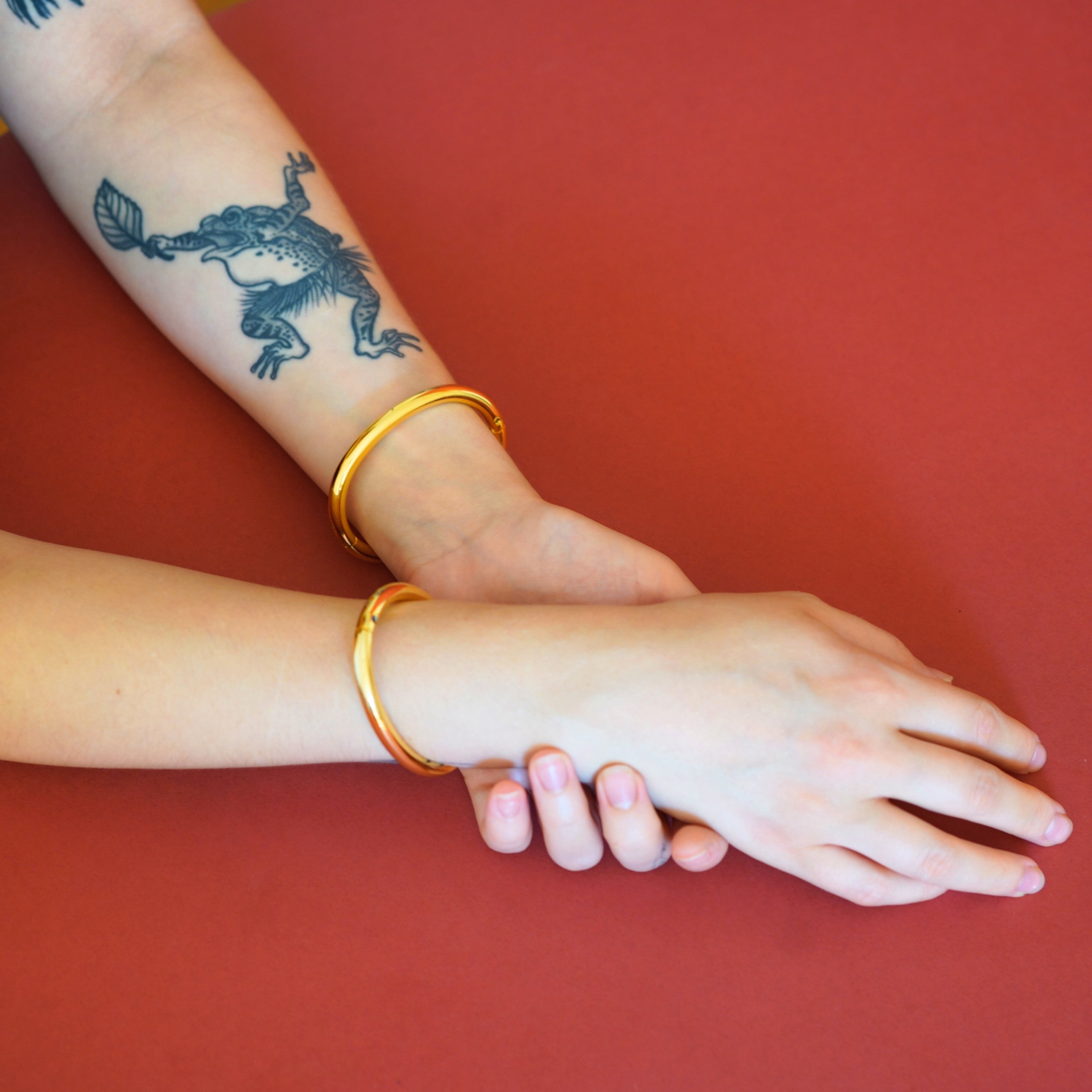 deSade® Wrist Bracelet - hidden hex lock (6mm thick, gold)