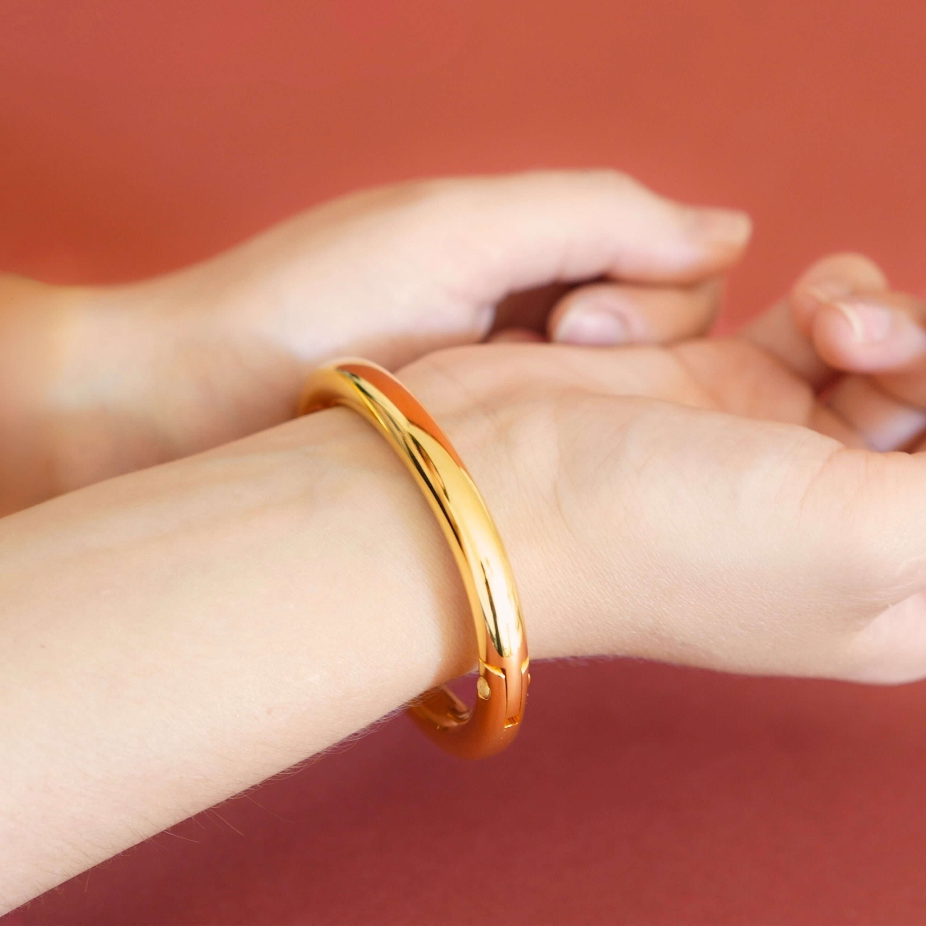 deSade® Wrist Bracelet - hex lock (8mm thick, gold)